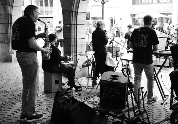 Bardentreffen - 2023 Ein Bollerwagen voll rostloser Lieder